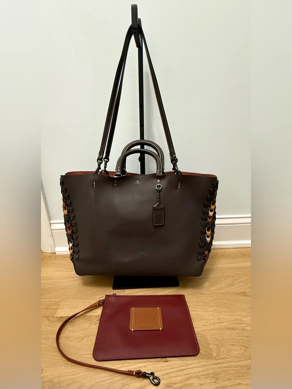 Coach 1941 Rogue Link Glovetanned Leather Tote Bag Brown Chocolate Bag - Picture 2 of 15